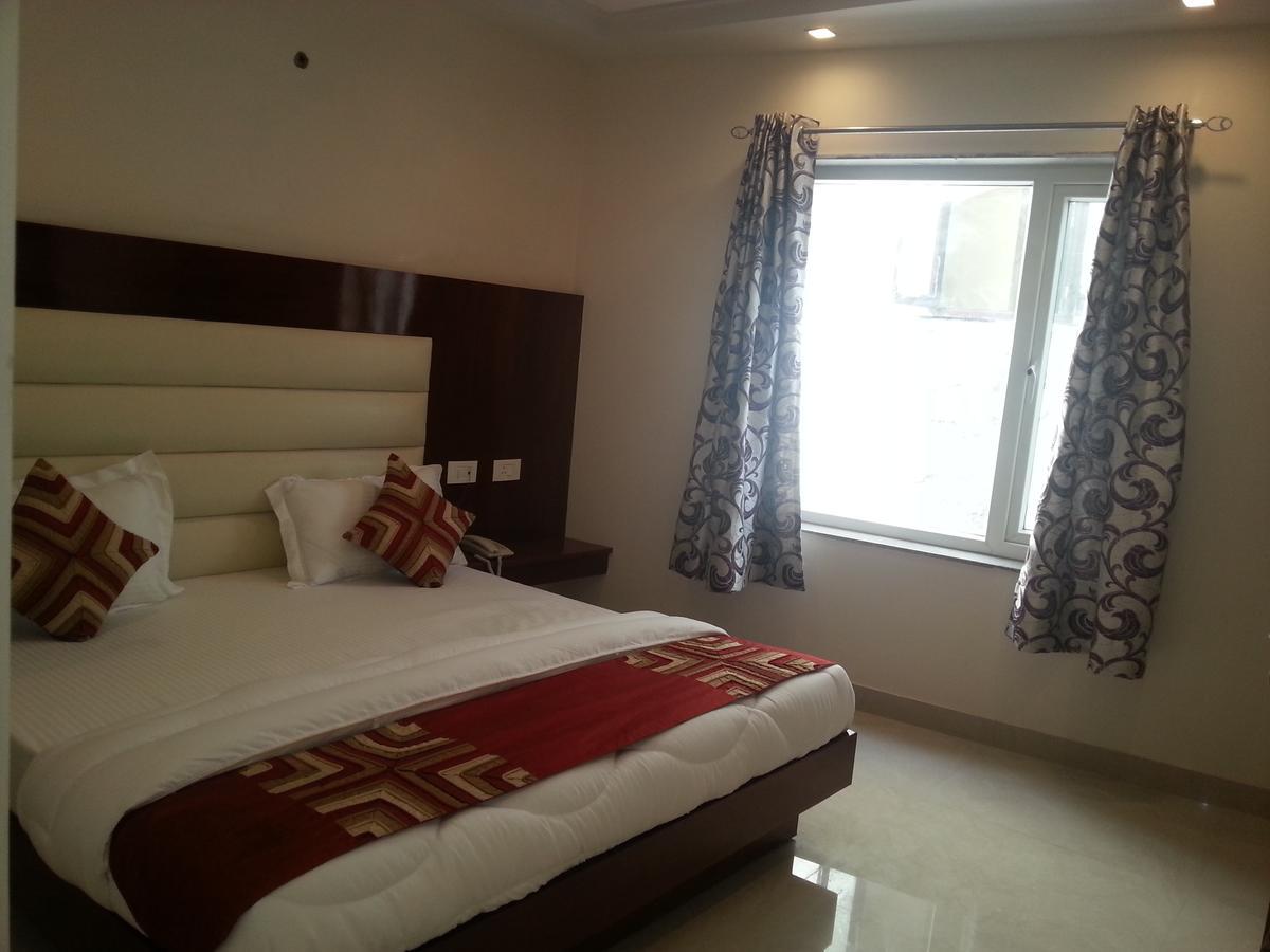 Hotel Sapphire New Delhi Eksteriør billede