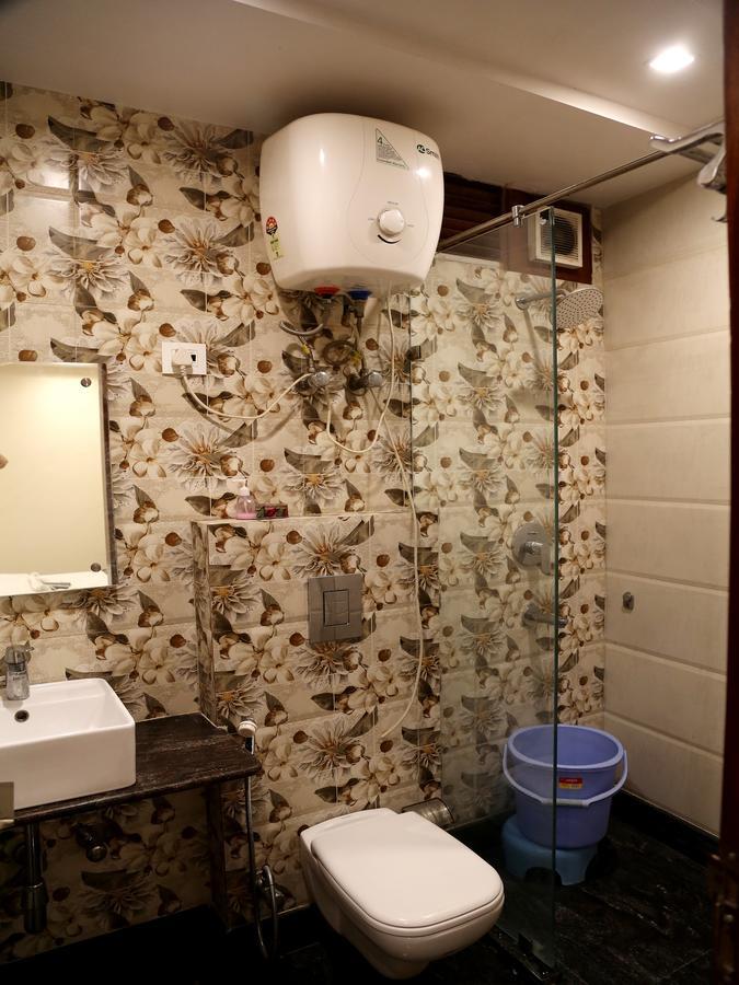 Hotel Sapphire New Delhi Eksteriør billede